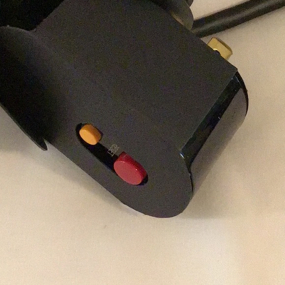 Dyson Airwrap Complete Long in Pink has never been taken out of case - Picture 7 of 8